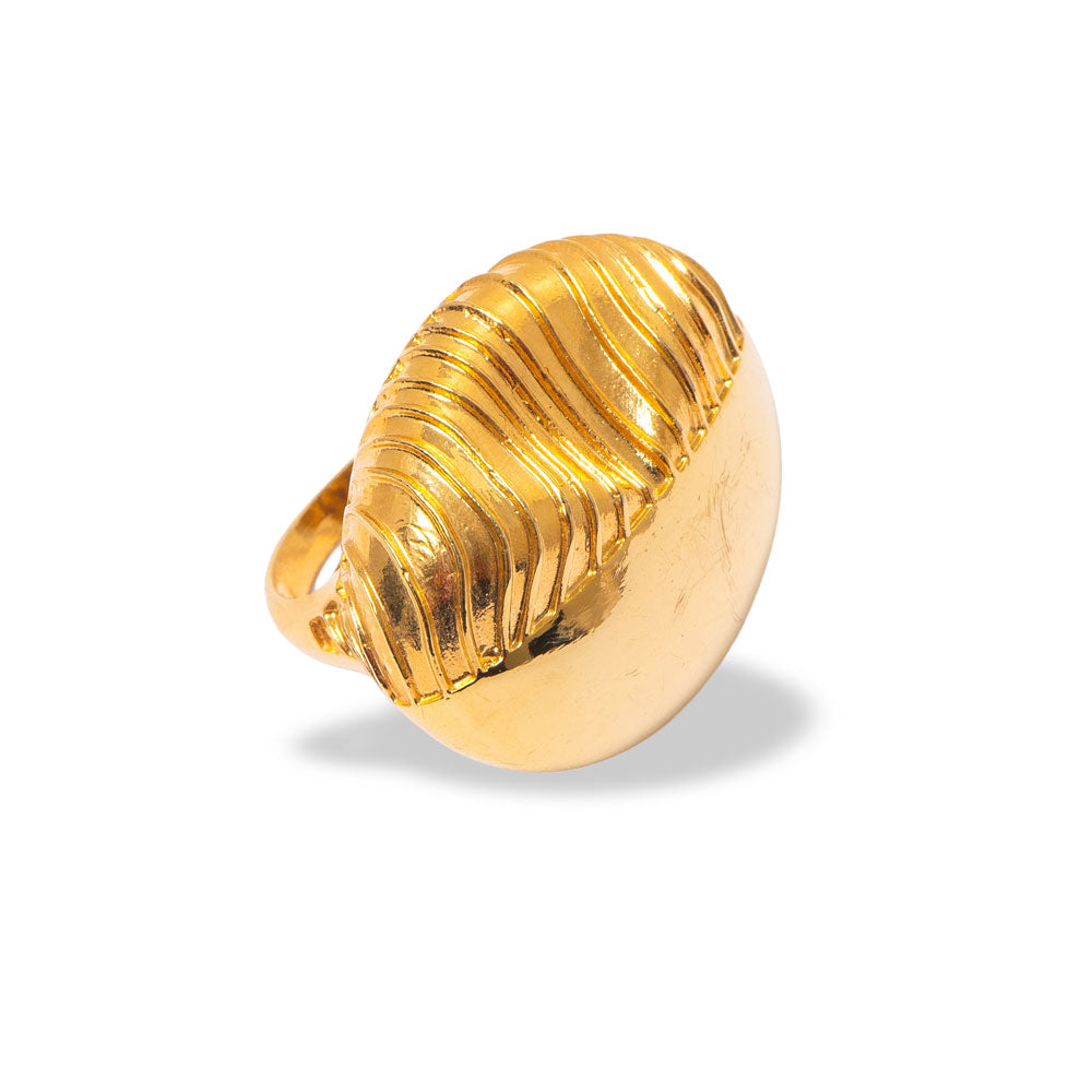 Anel Randa em aro fino com banho ouro 18k. Base ideal para sobreposição. Design autoral Herreira,