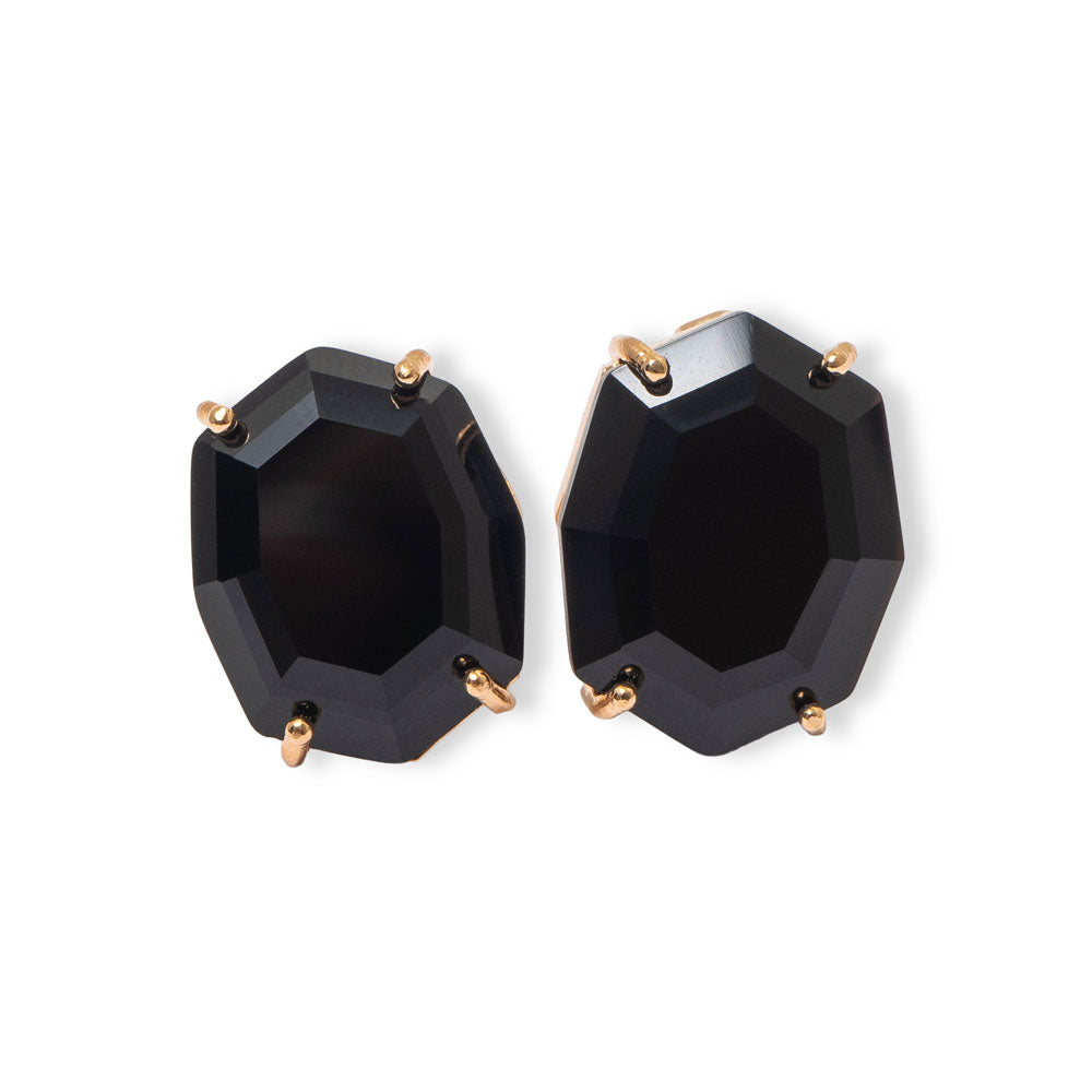 Brinco com pedra ônix preta e banho ouro 18k. Design exclusivo Herreira, produção em Goiânia. Frete grátis acima de R$ 300.