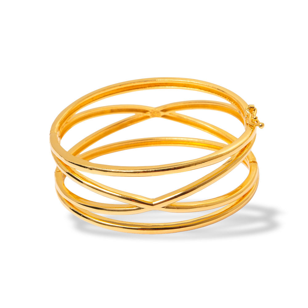 Pulseira em elos uniformes com banho de ouro 18k e acabamento polido. Design Herreira para mulher consciente,