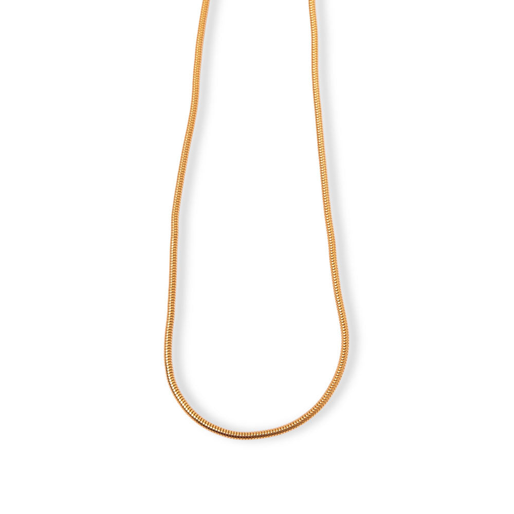 Colar Brilhoso Liso 45 cm com banho de ouro 18k. Design Herreira clássico para uso diário, produção em Goiânia há 18 anos.