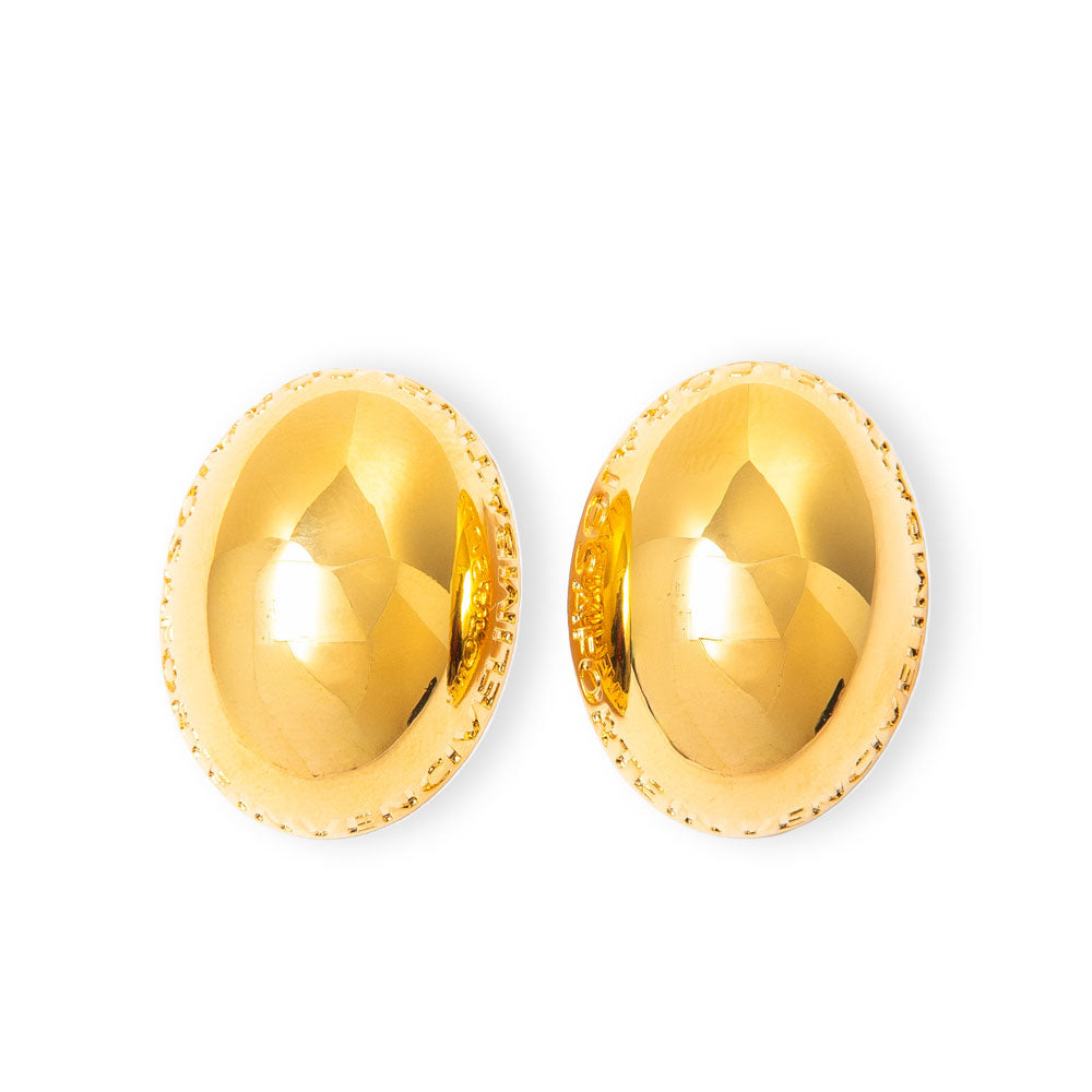 Semijoia clean com banho de ouro 18k e acabamento polido brilhante. Design atemporal Herreira para uso diário.