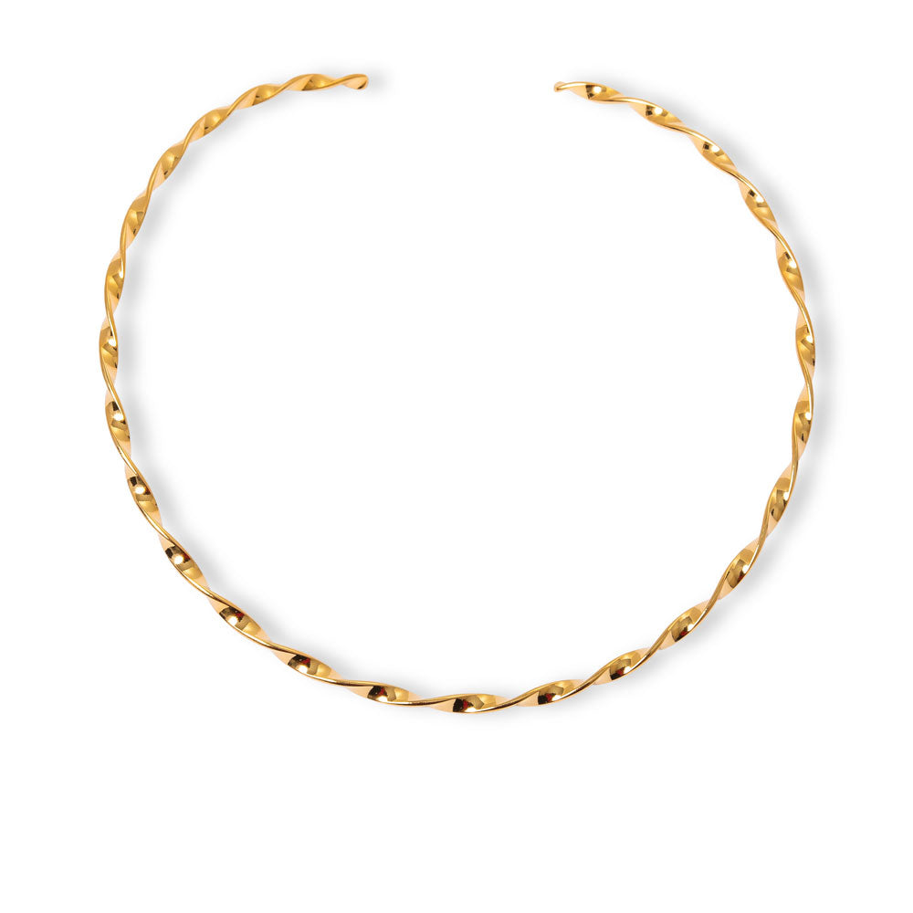 Colar Abstrato com aro texturizado em fios torcidos e banho de ouro 18k. Design autoral Herreira,