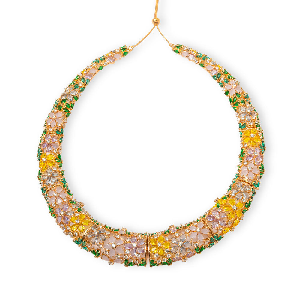 Colar Luz das Imperatrizes com pingente central e banho de ouro 18k. Design Herreira para eventos especiais,