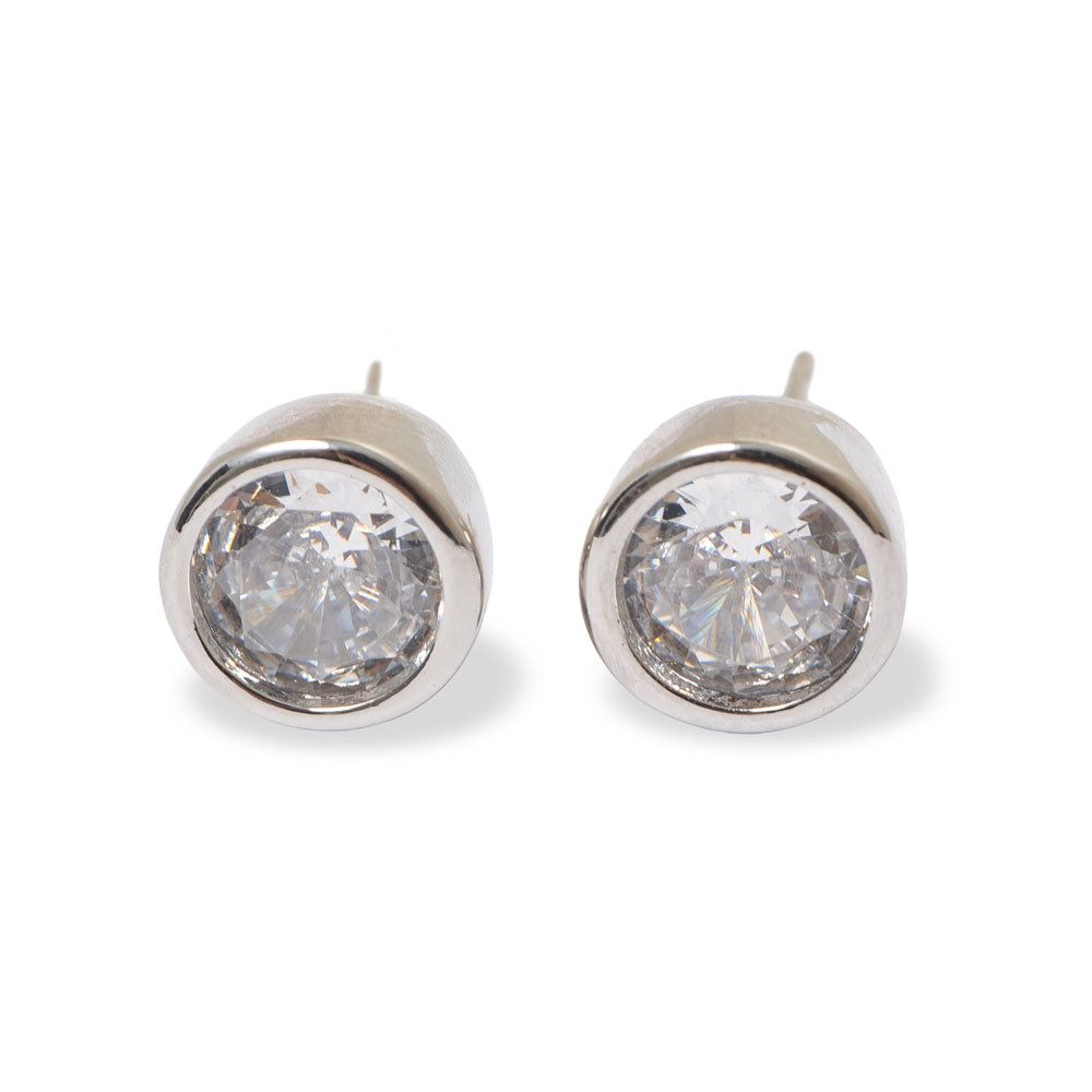 Brinco ponto de luz minimalista com banho ouro 18k. Design exclusivo Herreira, produção em Goiânia.